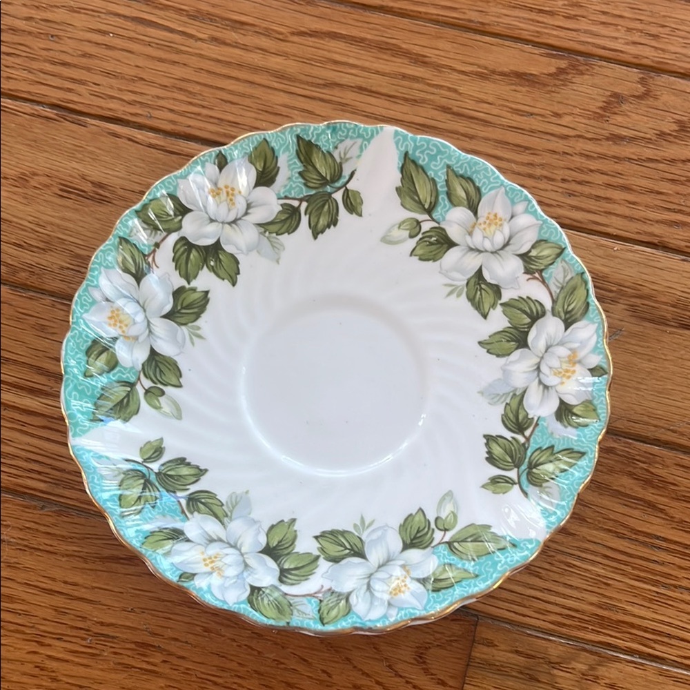 Vintage Montrose Gladstone Bone‎ China Saucer England Floral Green Decorative